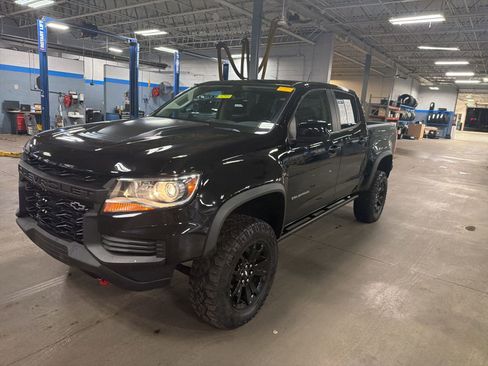 Used 2022 Chevrolet Colorado ZR2 w/ ZR2 Midnight Special Edition image 9