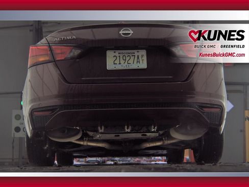 Used 2024 Nissan Altima 2.5 SV image 10