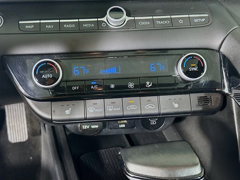 Used 2024 Hyundai Elantra Limited FWD image 24