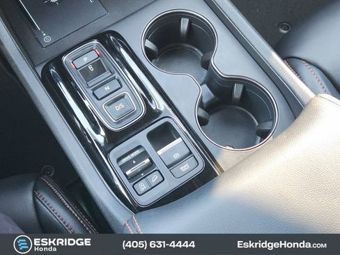 Used 2025 Honda Pilot TrailSport image 22