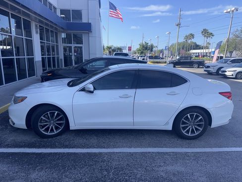 Used 2019 Acura TLX image 3