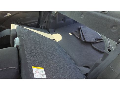 Used 2018 Ford Focus SE image 32