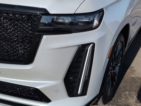 Used 2023 Cadillac Escalade V w/ Heavy-Duty Trailer Package image 10