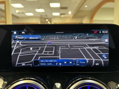 Used 2024 Mercedes-Benz GLB 250 w/ Exclusive Package image 12