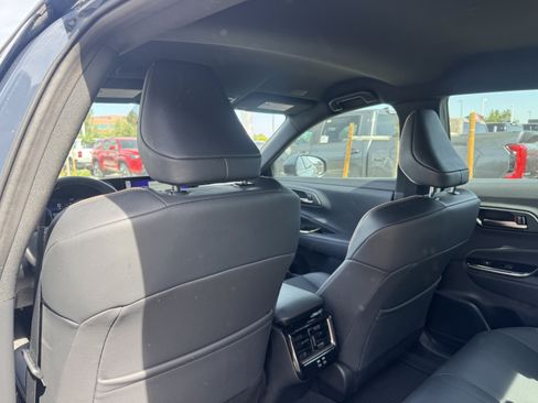 Used 2025 Toyota Crown AWD/4WD image 19