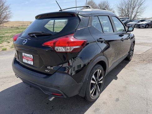 Used 2019 Nissan Kicks SV w/ Exterior Package FWD image 5