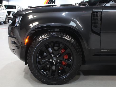 Used 2023 Land Rover Defender 110 X AWD/4WD image 4