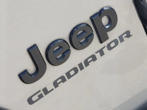 Used 2020 Jeep Gladiator Sport w/ Quick Order Package 24S AWD/4WD image 11