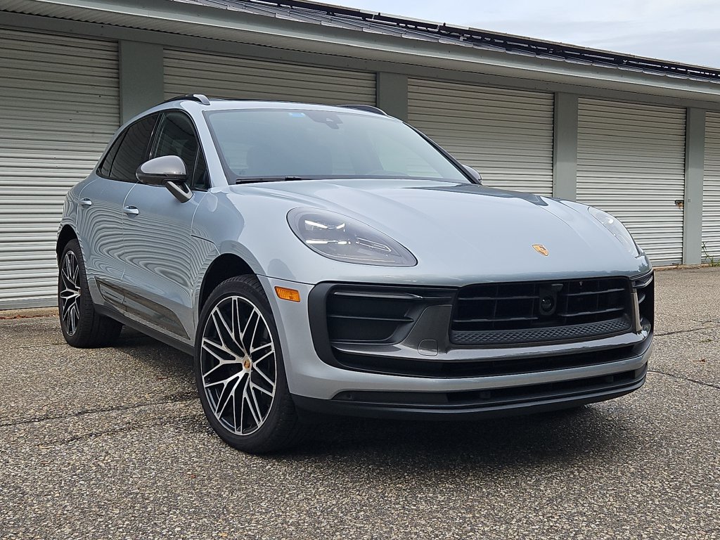 Certified 2026 Porsche Macan Turbo AWD/4WD image 9