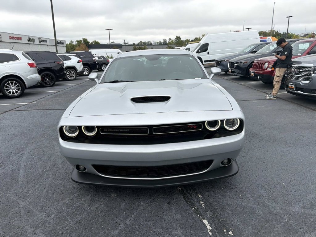 Used 2022 Dodge Challenger R/T RWD image 8