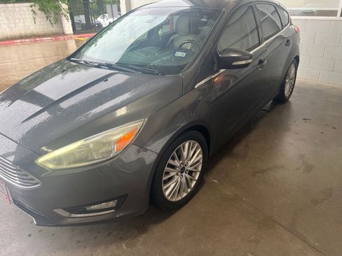 Used 2016 Ford Focus Titanium FWD image 7