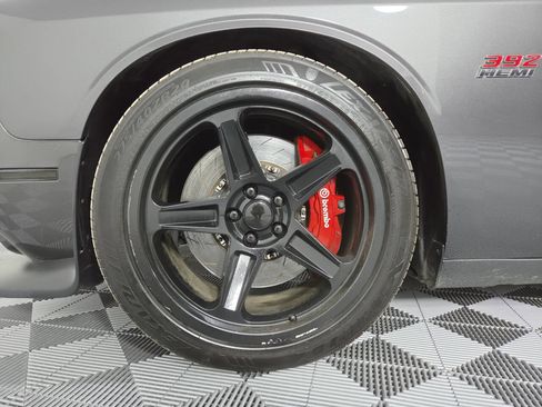 Used 2016 Dodge Challenger SRT w/ Technology Group RWD image 12
