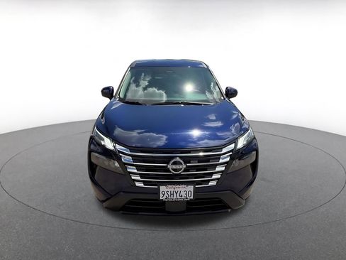 Used 2025 Nissan Rogue SV image 4