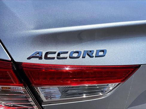 Used 2018 Honda Accord EX-L image 31