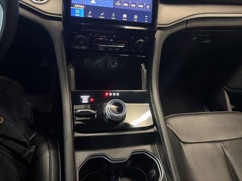 Used 2024 Jeep Grand Cherokee Limited w/ Black Appearance Package image 32