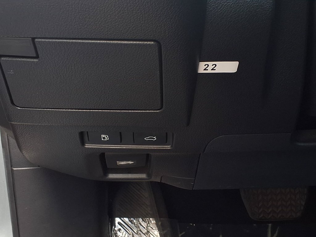 Used 2024 Lexus ES 300h w/ Premium Package FWD image 16