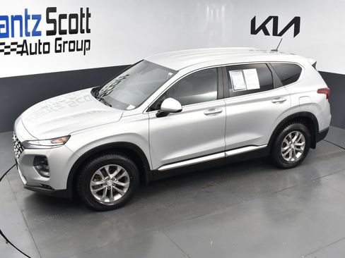 Used 2019 Hyundai Santa Fe SE FWD image 10