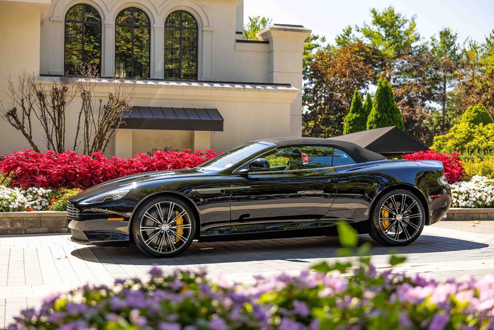 Used 2013 Aston Martin DB9 Volante RWD image 57