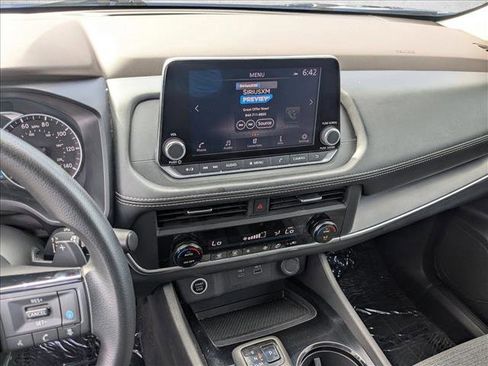 Used 2023 Nissan Rogue SV image 14