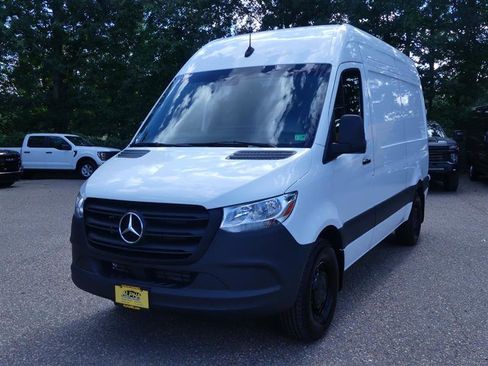 Used 2024 Mercedes-Benz Sprinter 2500 image 6