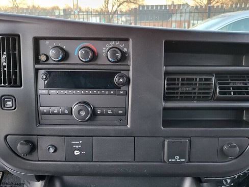 Used 2018 Chevrolet Express 3500 LT w/ LT Preferred Equipment Group RWD image 23