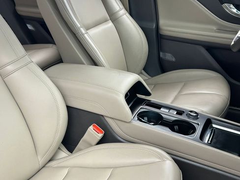 Used 2024 Lincoln Corsair FWD image 41