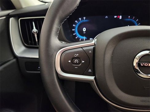 Used 2025 Volvo XC60 B5 Core image 28