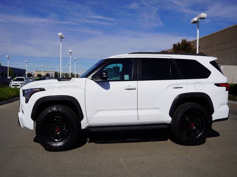 Used 2025 Toyota Sequoia TRD Pro AWD/4WD image 8