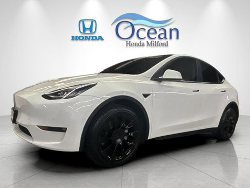 Used 2022 Tesla Model Y Long Range image 1