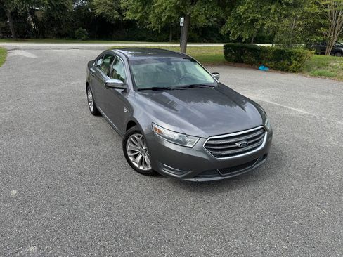 Used 2013 Ford Taurus Limited FWD image 38