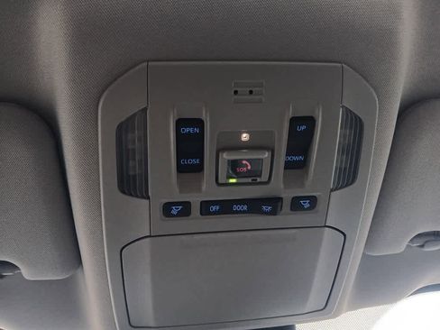 Used 2022 Toyota Highlander XLE image 31