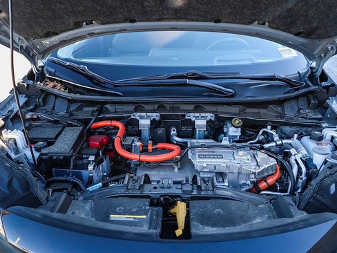 Used 2025 Nissan Ariya AWD image 28