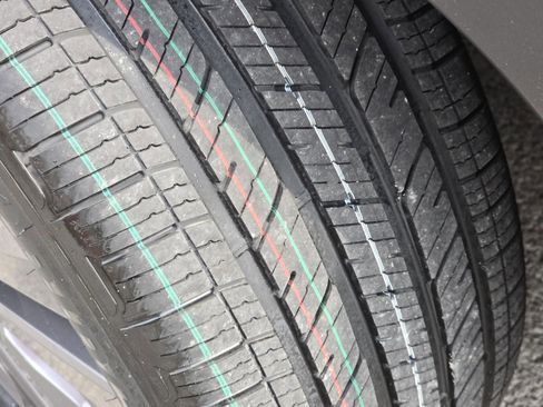 Used 2024 Nissan Pathfinder SL w/ SL Premium Package image 4