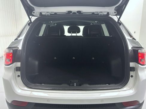 Used 2025 Jeep Compass Limited image 21