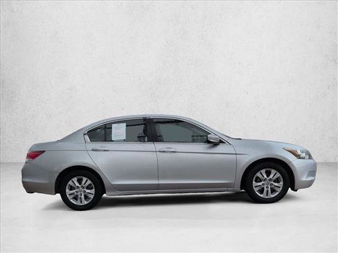 Used 2009 Honda Accord LX-P image 4
