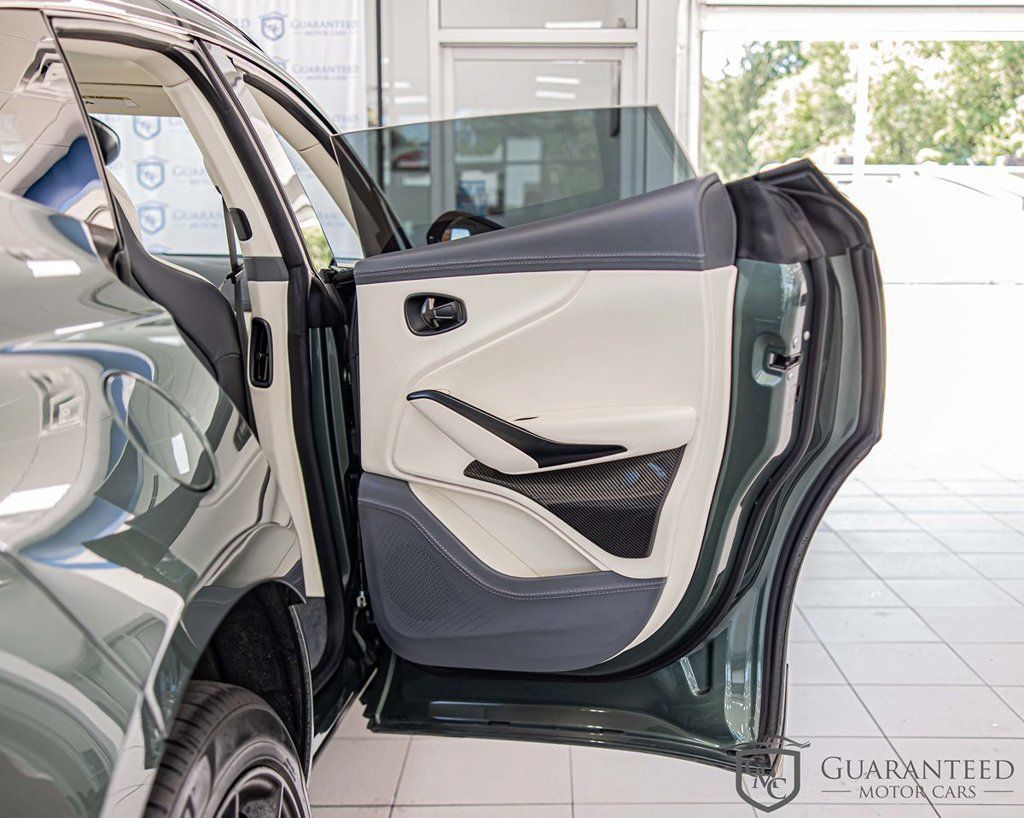 Used 2021 Aston Martin DBX AWD/4WD image 42