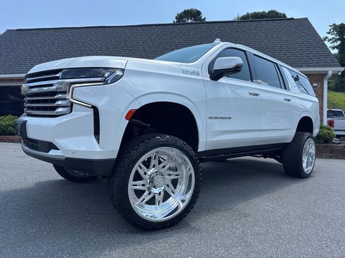 Used 2021 Chevrolet Suburban High Country image 3