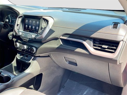 Used 2024 GMC Terrain AT4 w/ Tech Package image 27