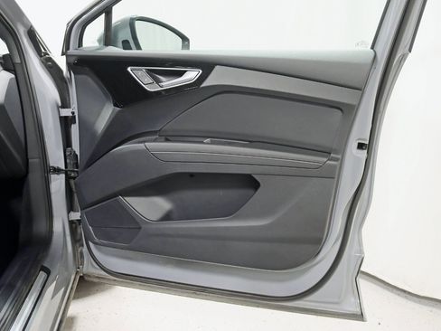 Used 2022 Audi Q4 e-tron Premium Plus image 31