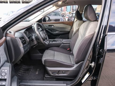 Used 2021 Nissan Rogue SV FWD image 18