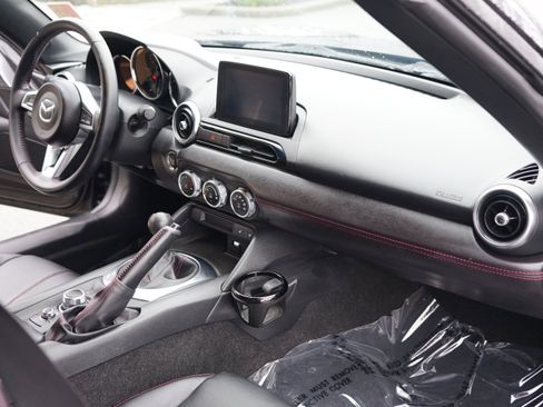 Used 2018 MAZDA MX-5 Miata Grand Touring image 16