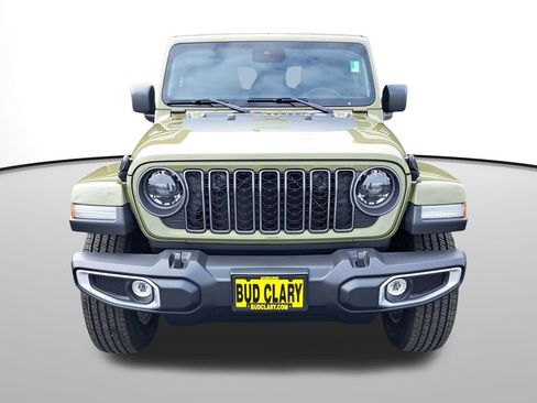 New 2025 Jeep Gladiator Sport w/ Premium Package image 2