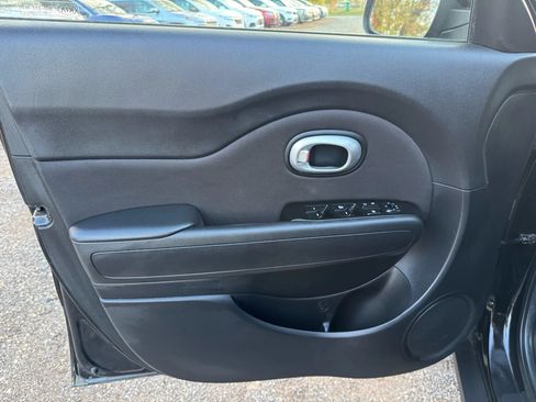 Used 2016 Kia Soul FWD image 10