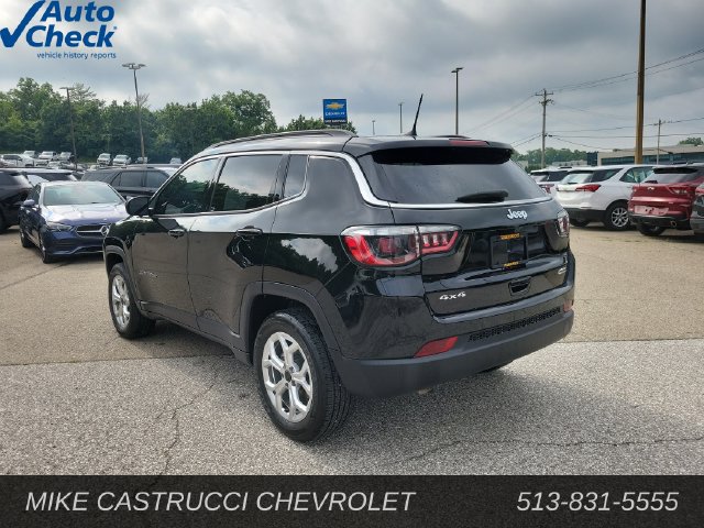 Used 2025 Jeep Compass Latitude AWD/4WD image 3