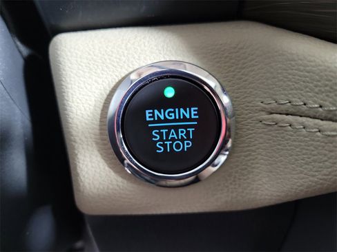 Used 2023 Ford Expedition Limited image 32