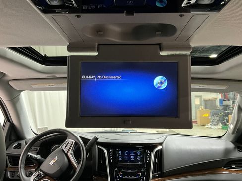 Used 2020 Cadillac Escalade ESV Luxury w/ Escalade Sport Edition AWD/4WD image 25