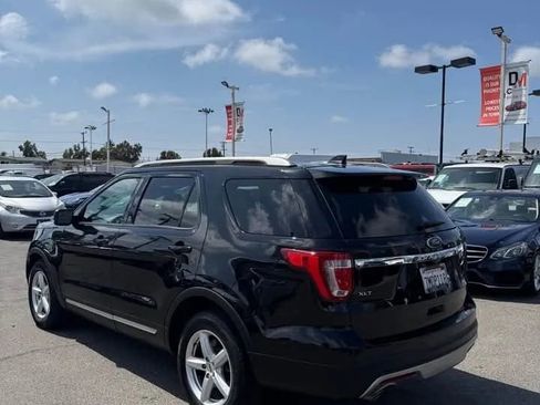 Used 2016 Ford Explorer XLT w/ Equipment Group 201A FWD image 4
