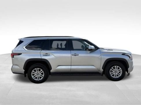 Used 2023 Toyota Sequoia SR5 AWD/4WD image 9
