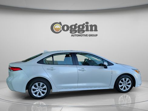 Used 2023 Toyota Corolla LE image 5