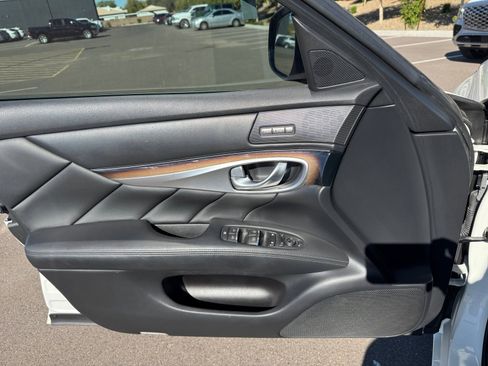 Used 2015 INFINITI Q70 3.7 w/ Deluxe Touring Package image 13